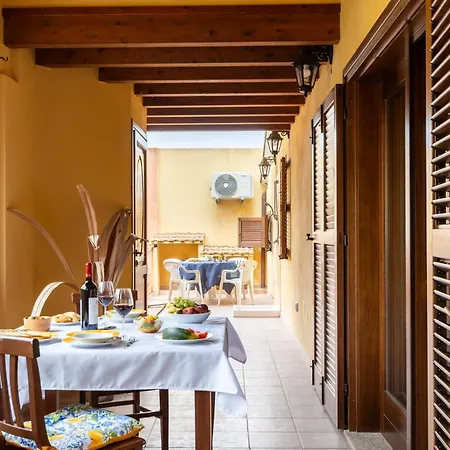 Apartamento - Spazioso Al Centro SantʼAntìoco