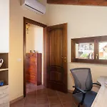 - Spazioso Al Centro Appartement *