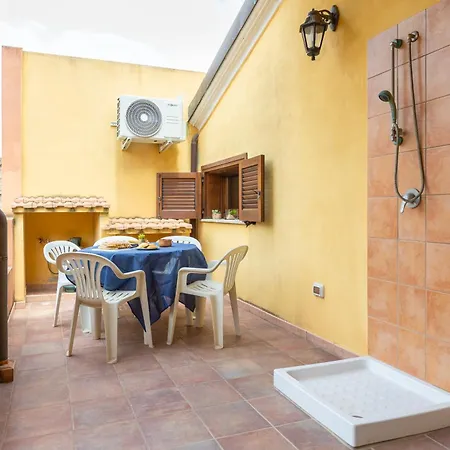 - Spazioso Al Centro SantʼAntìoco