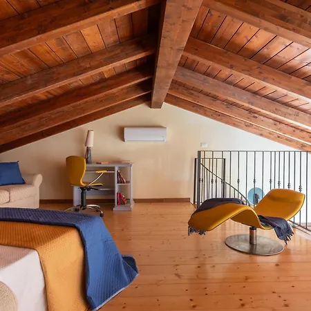 - Spazioso Al Centro Appartement *